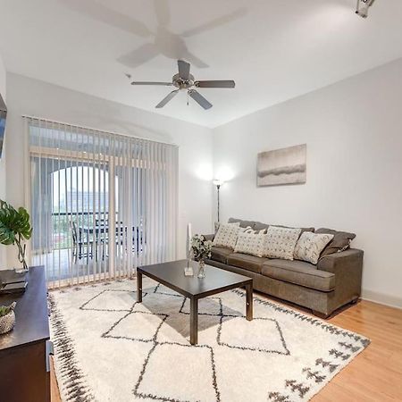Chic 1Br Near Nrg With Pool Wifi Freeparking Lägenhet Houston Exteriör bild
