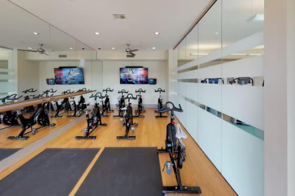 Chic 1Br Near Nrg With Pool Wifi Freeparking Lägenhet Houston Exteriör bild