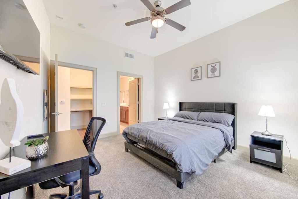 Chic 1Br Near Nrg With Pool Wifi Freeparking Lägenhet Houston Exteriör bild